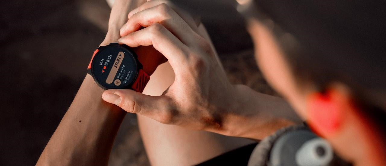 ランニングウォッチは必要？スマートウォッチとの違いと選び方を解説